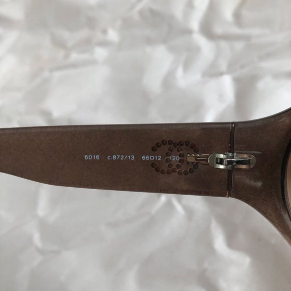 CHANEL brown wraparound sunglasses with hardshell carrying case - Picture 9 of 17